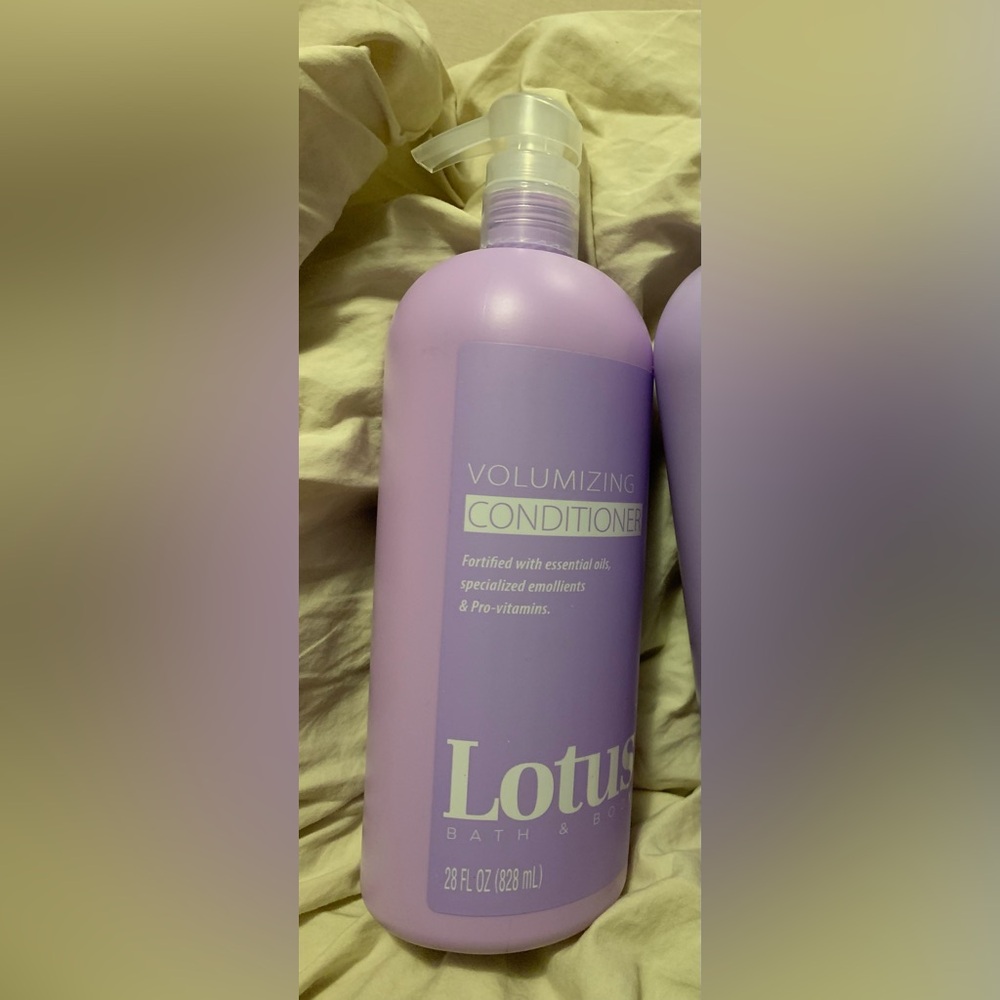 ✨⚡️💥Lotus Volumizing Conditioner W/t Essential Oils Pro-Vit. No Paraben 28 Fl Oz